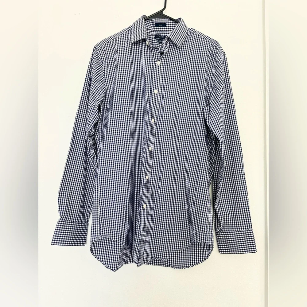 J Crew men’s blue and white button up long sleeve size medium